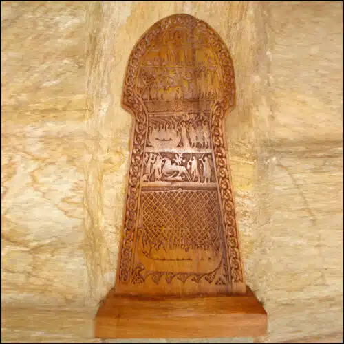 VRS-05 Rune Stone Stelae