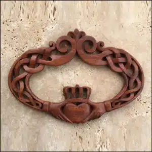 CM-29-2 Oval Claddagh